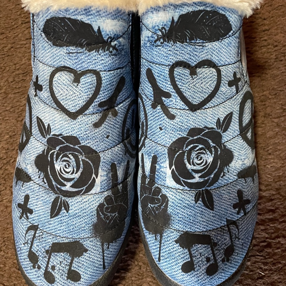 Yes we vibe slip on shoe